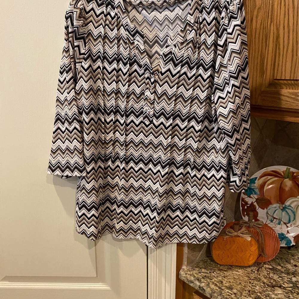 Chevron Patterned Black and White Women's Top